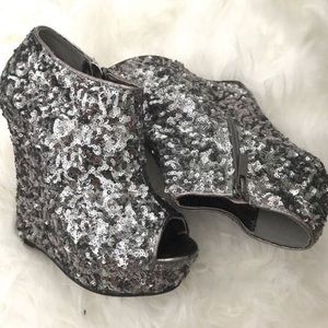 Bamboo sequins booties